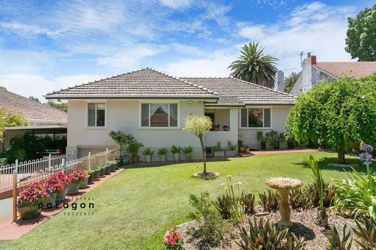 8 Woodlands Street, Menora WA 6050
