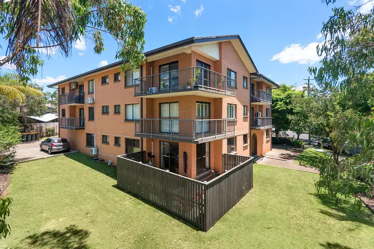 2/49 Railway Parade, Clayfield QLD 4011