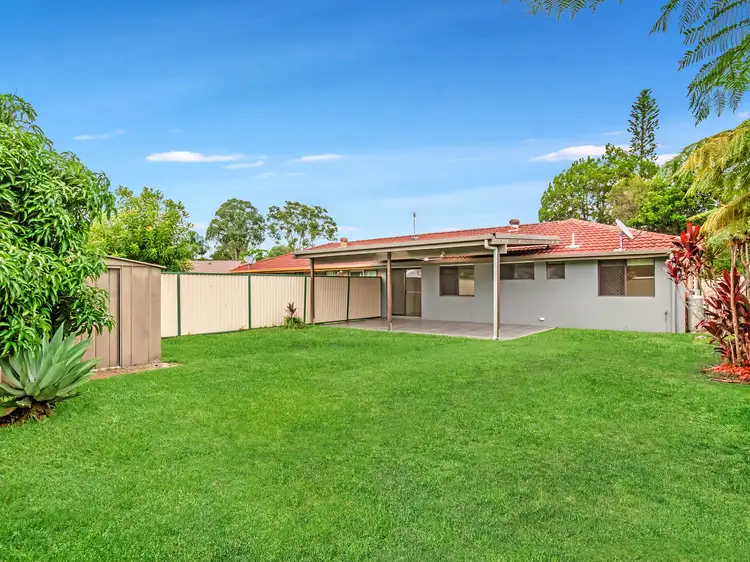 2/9 Hoya Court, Labrador QLD 4215