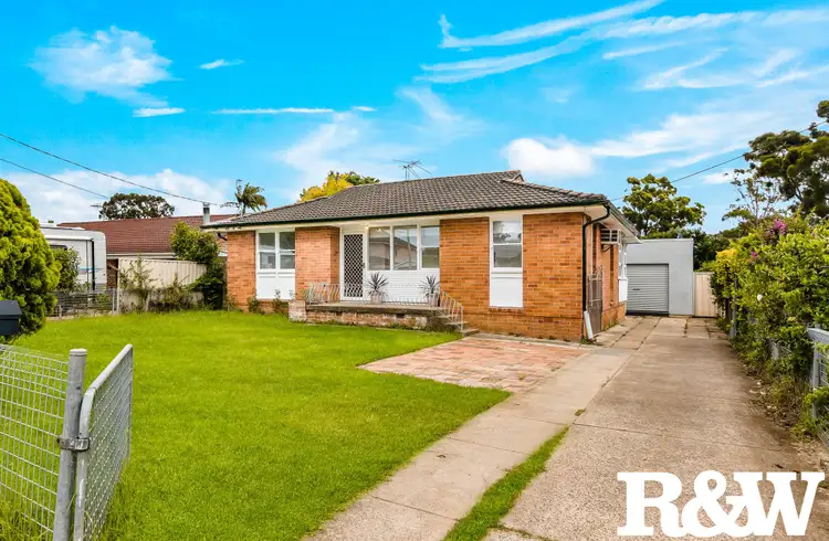 14 Saipan Avenue, Lethbridge Park NSW 2770