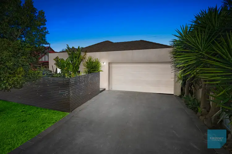 6 Ordsall Close, Caroline Springs VIC 3023
