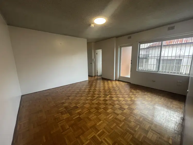 353 New Canterbury Road