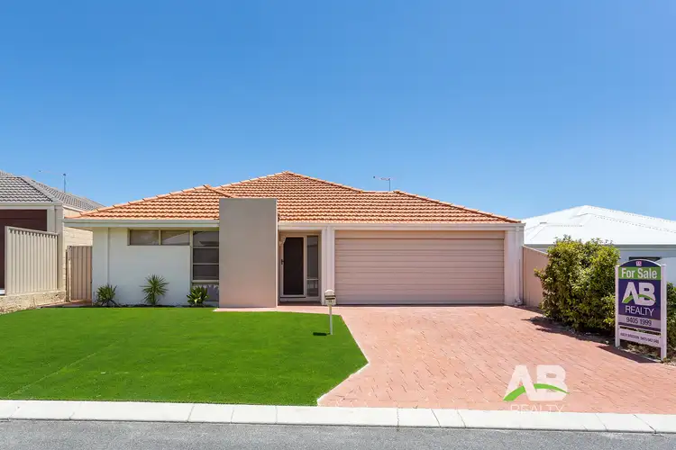 15 Rhoeo Outlook, Sinagra WA 6065