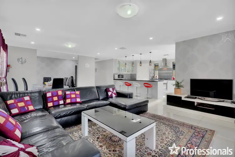 84 Riva Entrance, Piara Waters WA 6112
