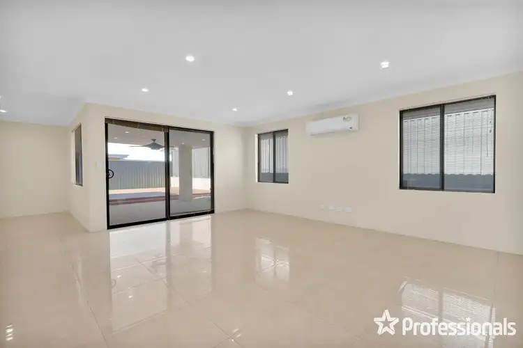 Second view of Homely house listing, 5 Esmerelda Rise, Baldivis WA 6171