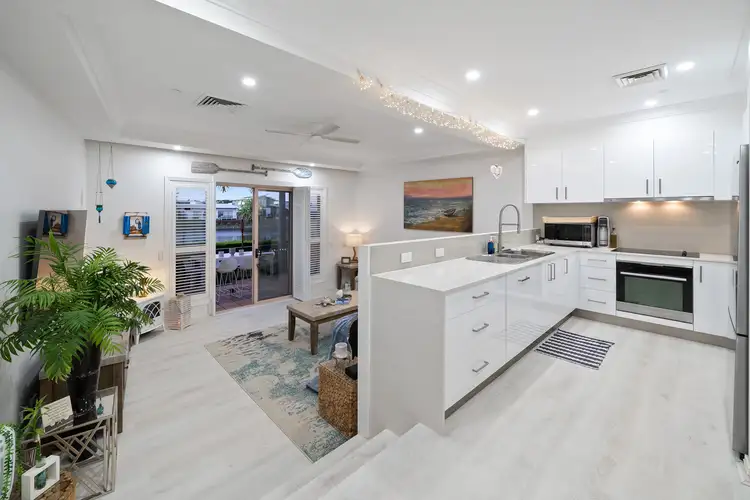 18/14 Pendraat Parade, Hope Island QLD 4212