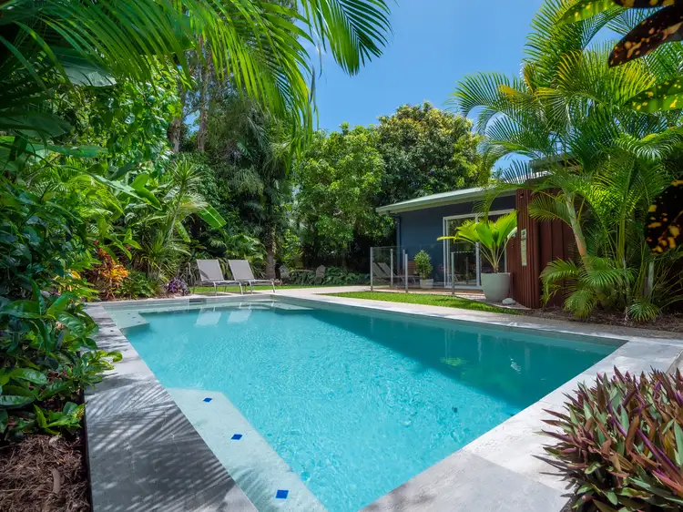 4 Spur Close, Clifton Beach QLD 4879