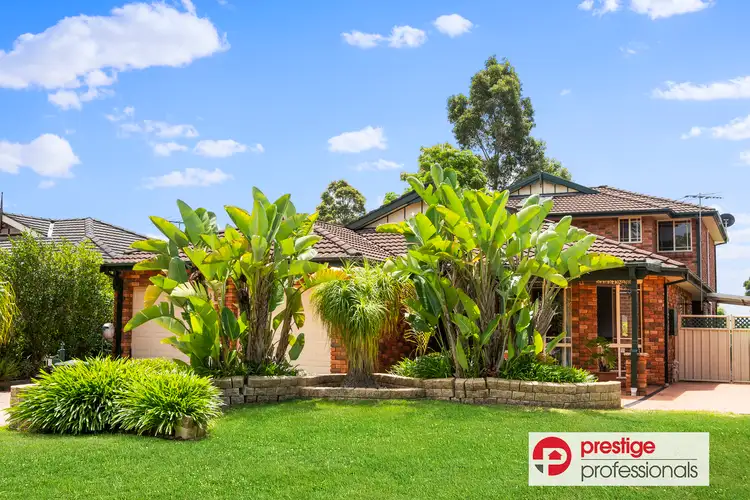 8 Kinross Court, Wattle Grove NSW 2173