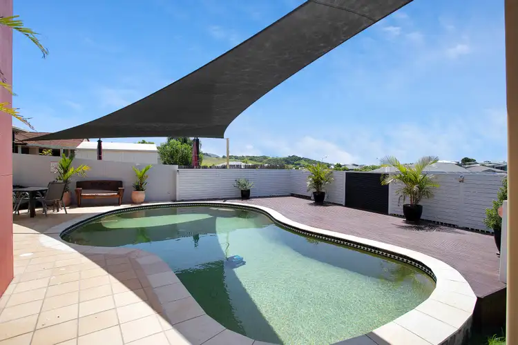 16 Sir Griffith Way, Rural View QLD 4740