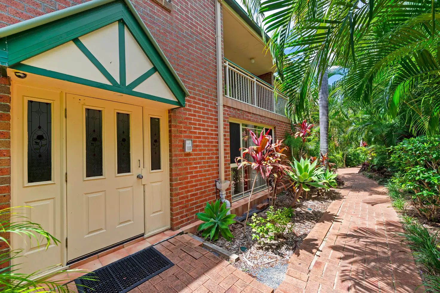 Main view of Homely unit listing, Unit 8 (L12)/47-51 Pohlman Street, Southport QLD 4215