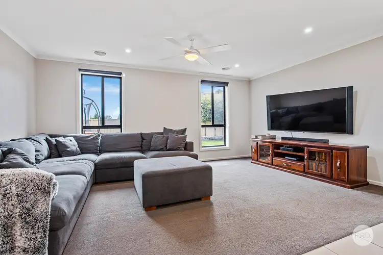 Second view of Homely house listing, 8 Terage Court, California Gully VIC 3556