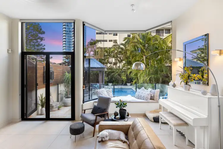 Fifth view of Homely semi-detached listing, 3B Saint Kilda Avenue, Broadbeach QLD 4218