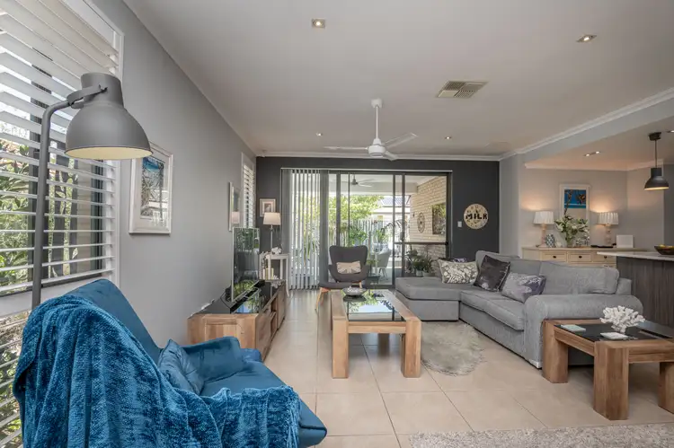 Second view of Homely house listing, 6 Rosette Place, Piara Waters WA 6112