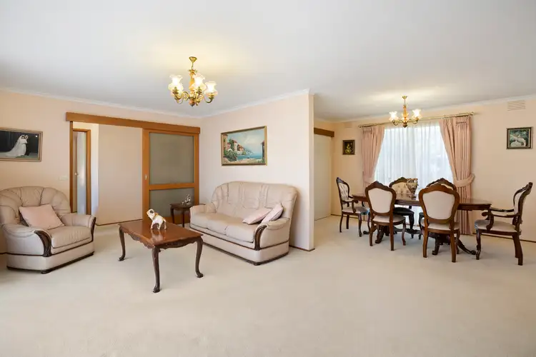 Third view of Homely house listing, 5 Head Court, Vermont South VIC 3133