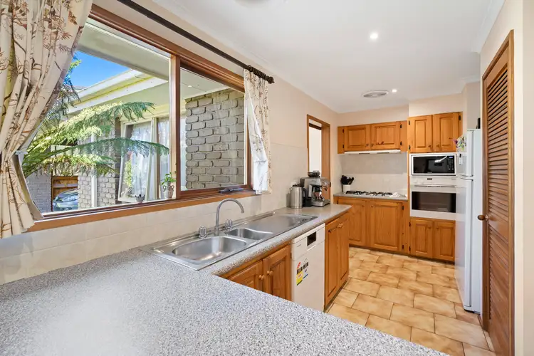 Sixth view of Homely house listing, 5 Head Court, Vermont South VIC 3133