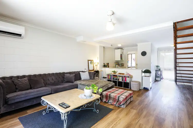 9 Aquila Court