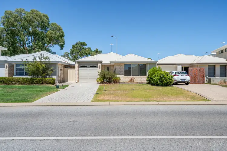 52 Leisure Way, Halls Head WA 6210