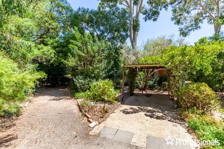 11B Gladstone Road, Armadale WA 6112