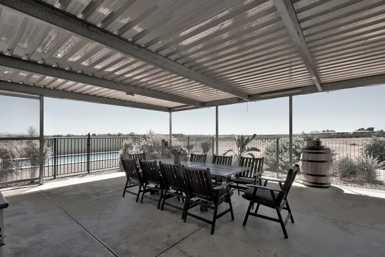107 Fairweather Ave, Loxton SA 5333
