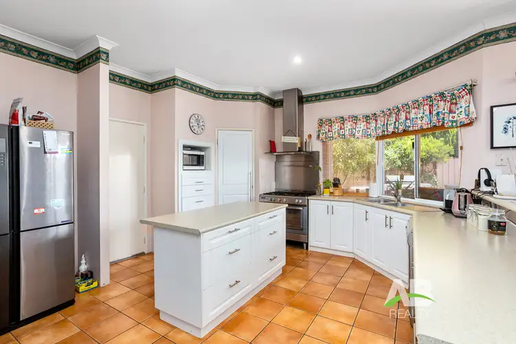 7 Fernhill Avenue, Carramar WA 6031