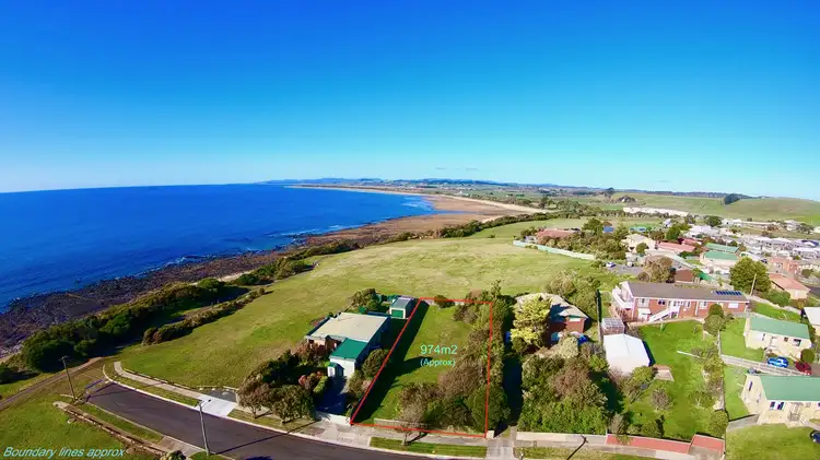 10 Illaroo Avenue, East Devonport TAS 7310
