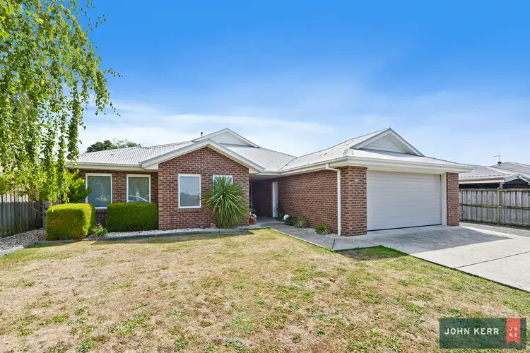 11 Davey Drive, Trafalgar VIC 3824