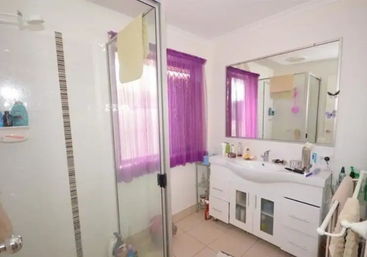 Sixth view of Homely unit listing, 1/10 Cauchi Court, Avoca QLD 4670