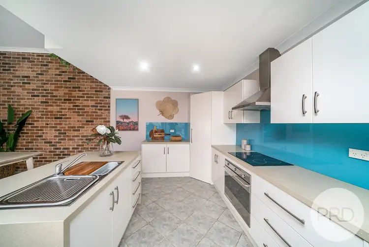 Sixth view of Homely house listing, 2/8 Canola Place, Estella NSW 2650