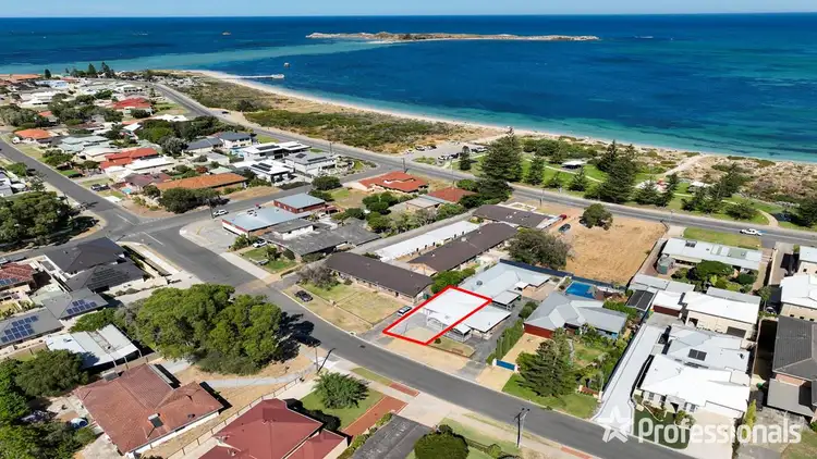 2/97A Gloucester Crescent, Shoalwater WA 6169