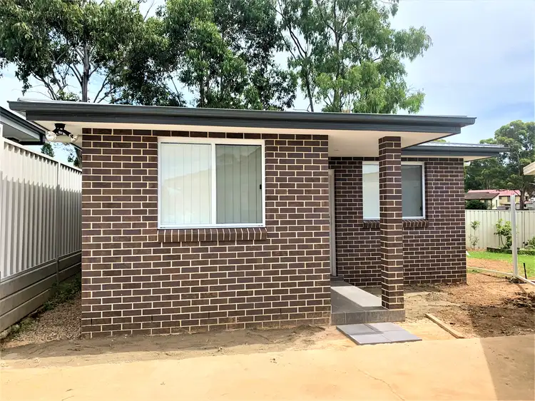 71a Gillian Crescent
