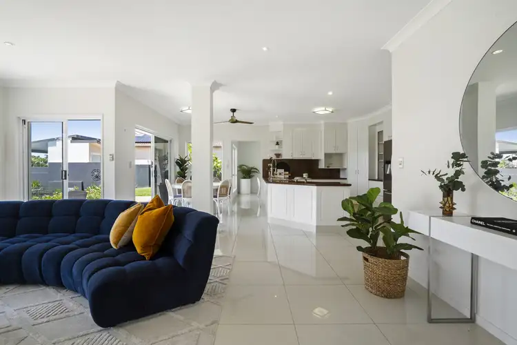 29 Montevideo Drive, Clear Island Waters QLD 4226