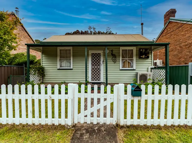 4 Bells Road, Lithgow NSW 2790