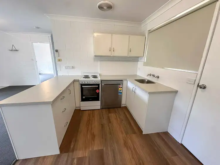 1/42 Albury St