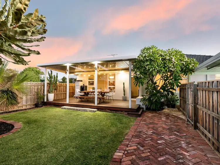 31 Windfield Road, Melville WA 6156