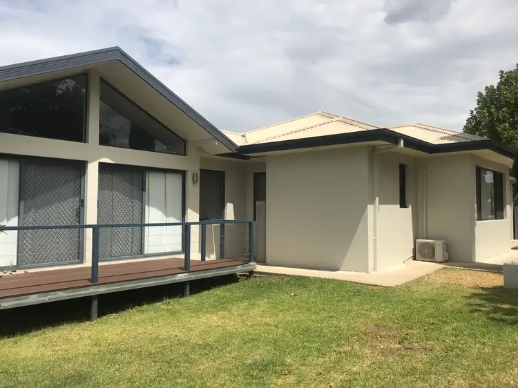 12 Lockeridge Drive
