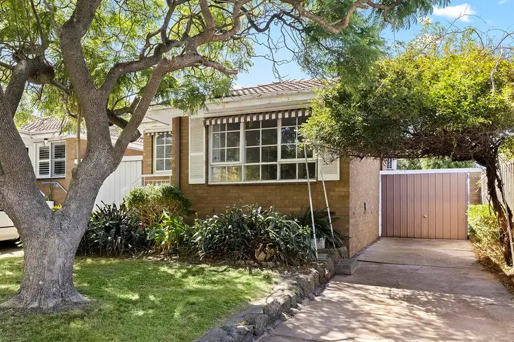 Main view of Homely unit listing, 10 Mackenzie Street, Cheltenham VIC 3192