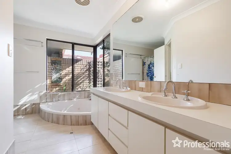 Seventh view of Homely house listing, 5 Siska Close, Willetton WA 6155