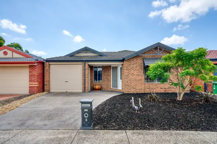 4 Tyndall Street, Cranbourne East VIC 3977