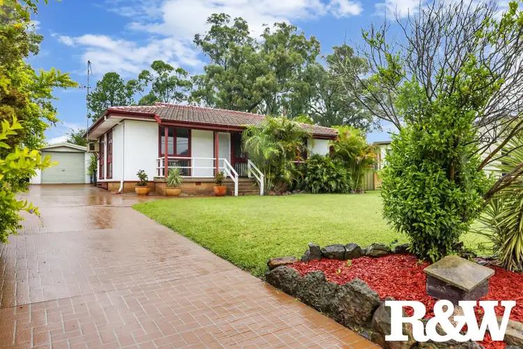 11 Hales Place, Blackett NSW 2770