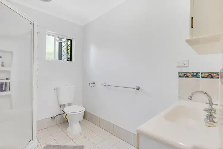 Sixth view of Homely villa listing, 7/473-479 Mccoombe Street, Mooroobool QLD 4870