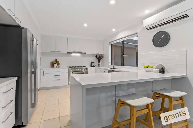 Sixth view of Homely house listing, 8 Douglas Court, Narre Warren North VIC 3804