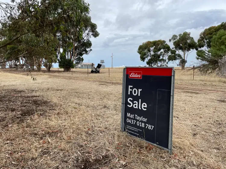"Lowan Estate" CA 25A Lowan, Scott Heard Lights Road