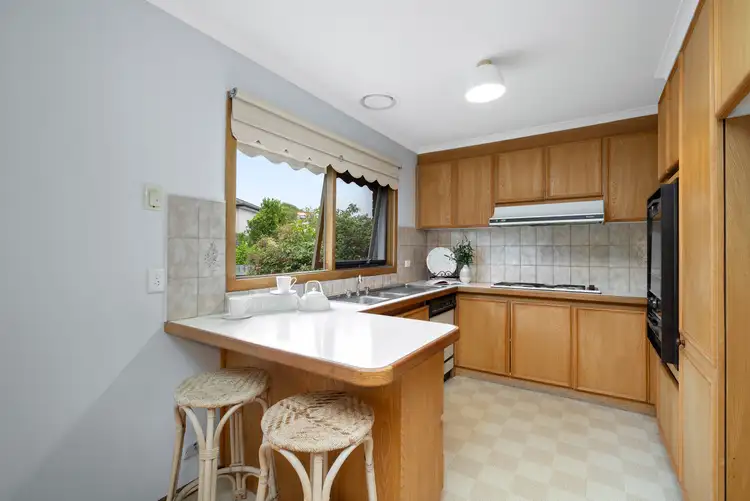 Fifth view of Homely house listing, 8 Lendor Court, Cheltenham VIC 3192