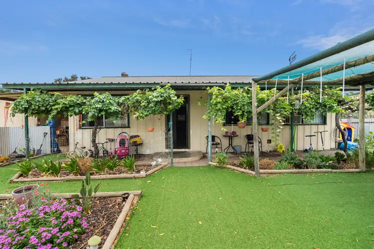 2 Murray Street, Paringa SA 5340