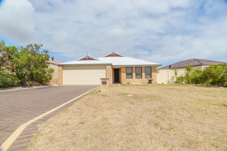 9 Rayner Promenade, Lakelands WA 6180