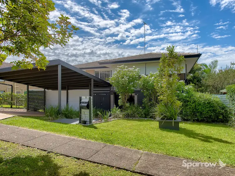 15 Honeysuckle Street, Mansfield QLD 4122
