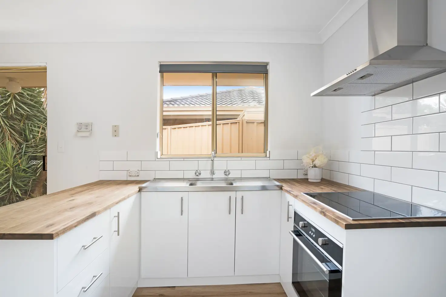 Main view of Homely unit listing, 14/15 Dale Road, Armadale WA 6112