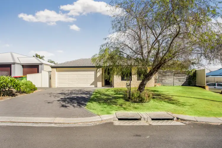 27 Lakeside Drive, College Grove WA 6230