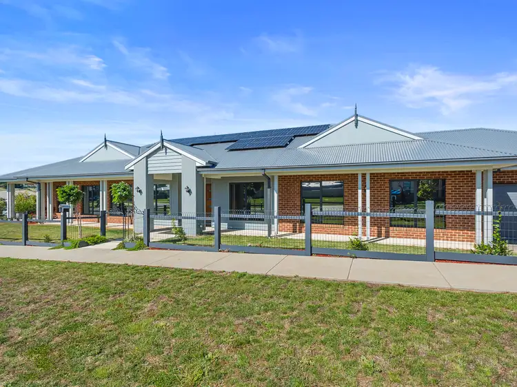 14 Collins Parade, Kyneton VIC 3444