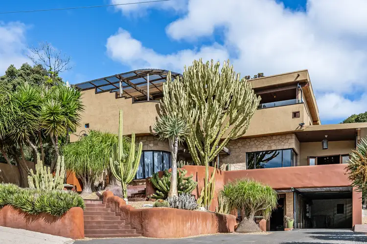 10 Highland Avenue, Torrens Park SA 5062